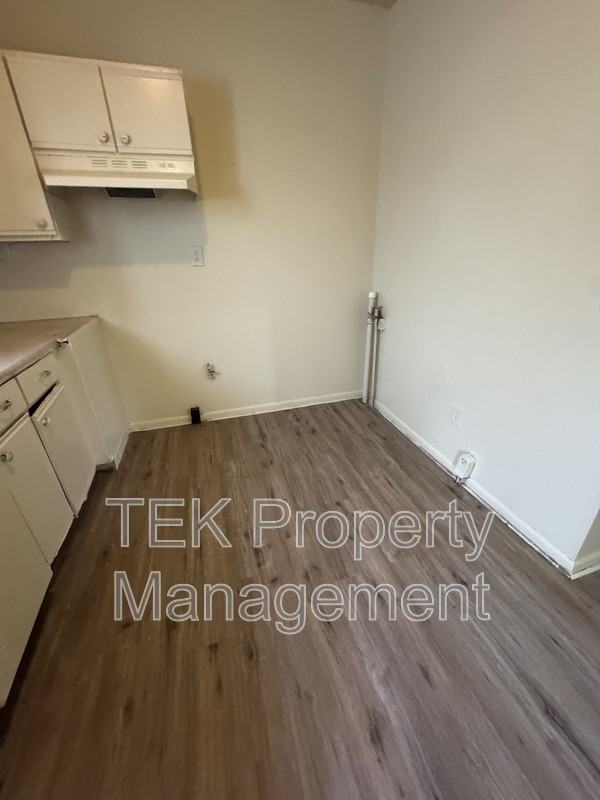 1010 Clifford Ave #1 - Photo 3 of 7