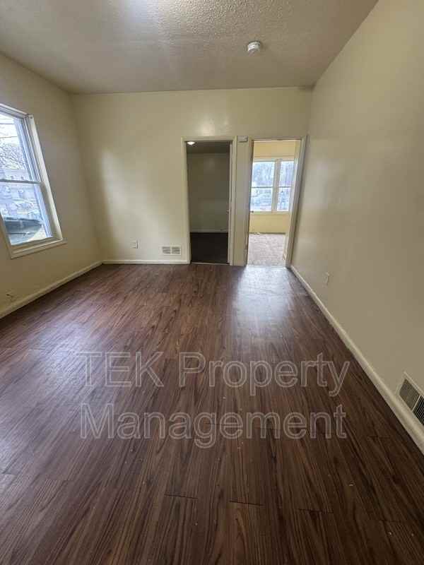 1010 Clifford Ave #1 - Photo 7 of 7