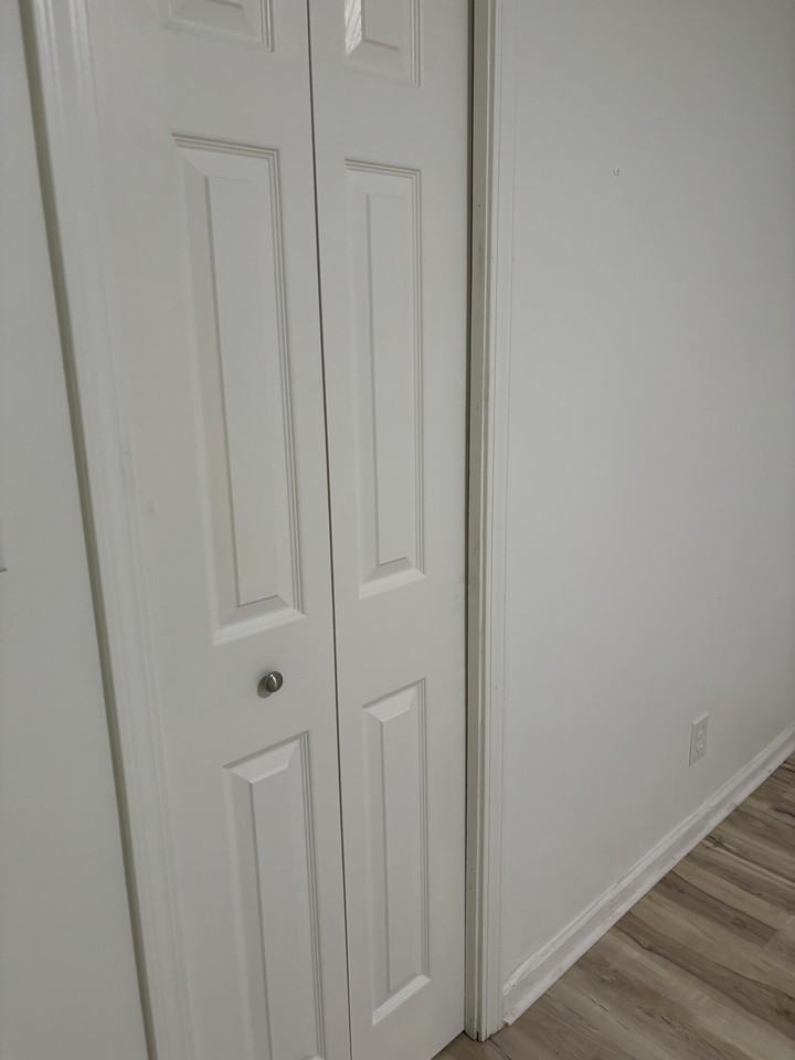 25 Holiday Dr #05 - Photo 4 of 10