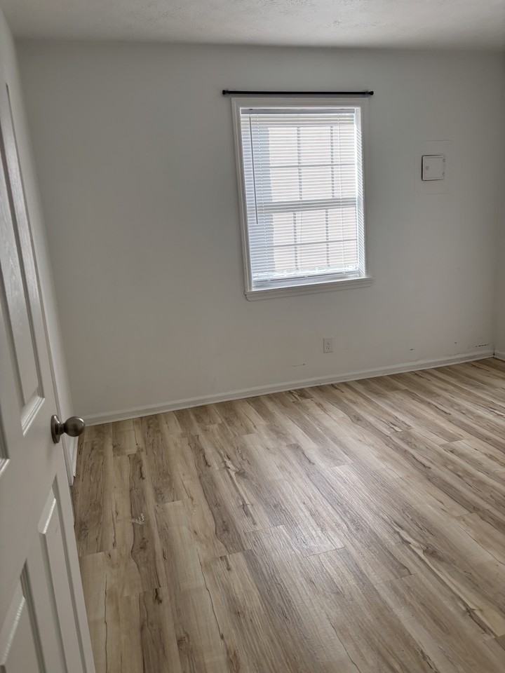 25 Holiday Dr #05 - Photo 7 of 10