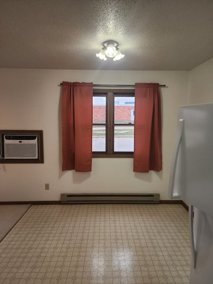 1490 Tower Dr #1 - Photo 3 of 8