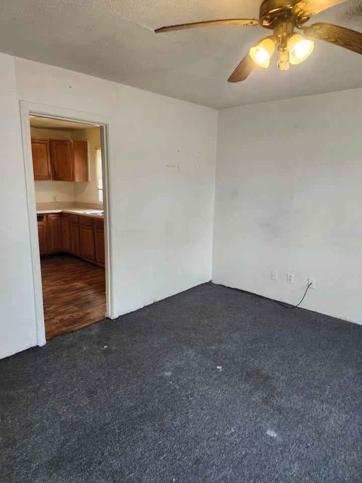 210 Kathryn St - Photo 5 of 9