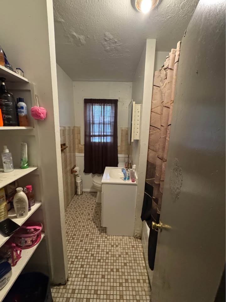 210 Kathryn St - Photo 6 of 9