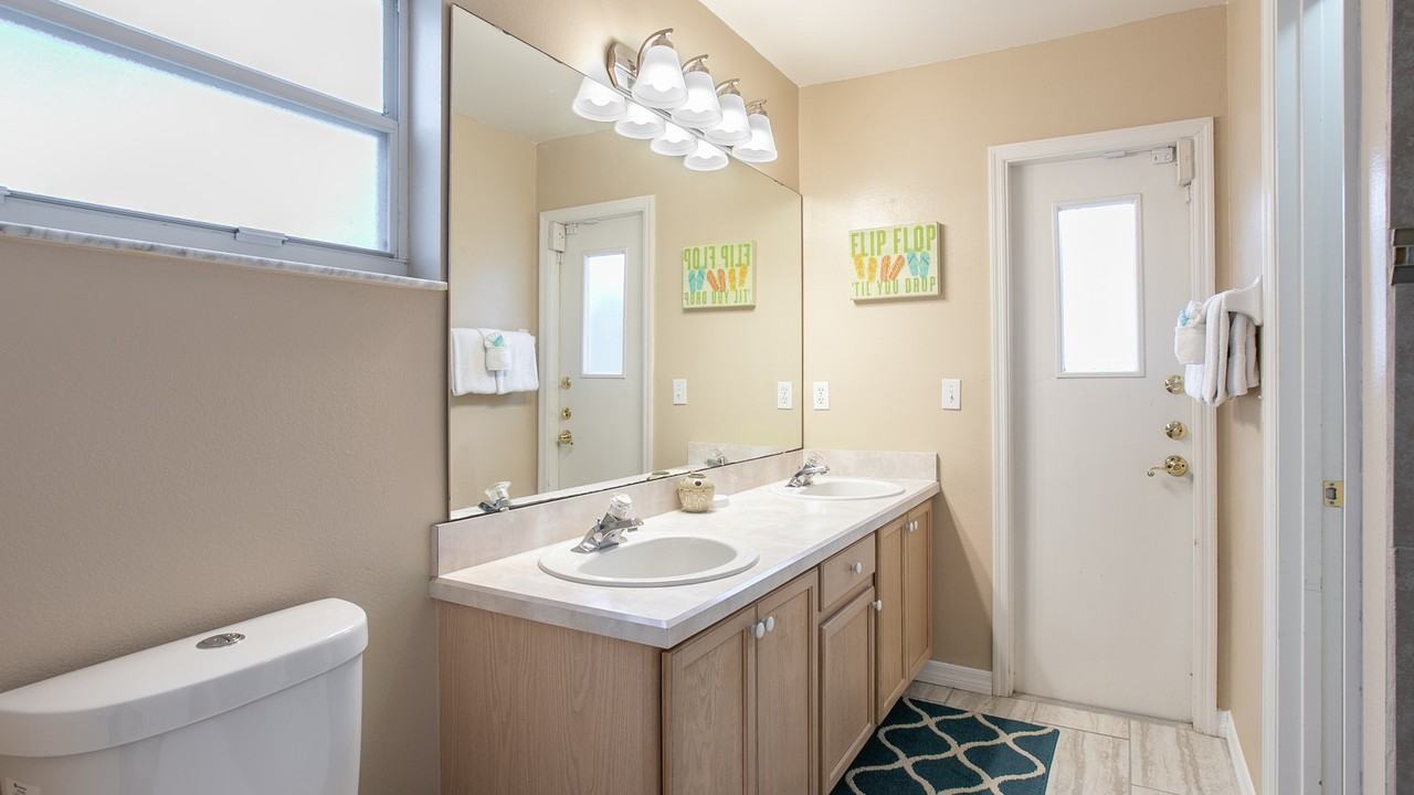 7802 Laurel Oak Ln - Photo 4 of 28