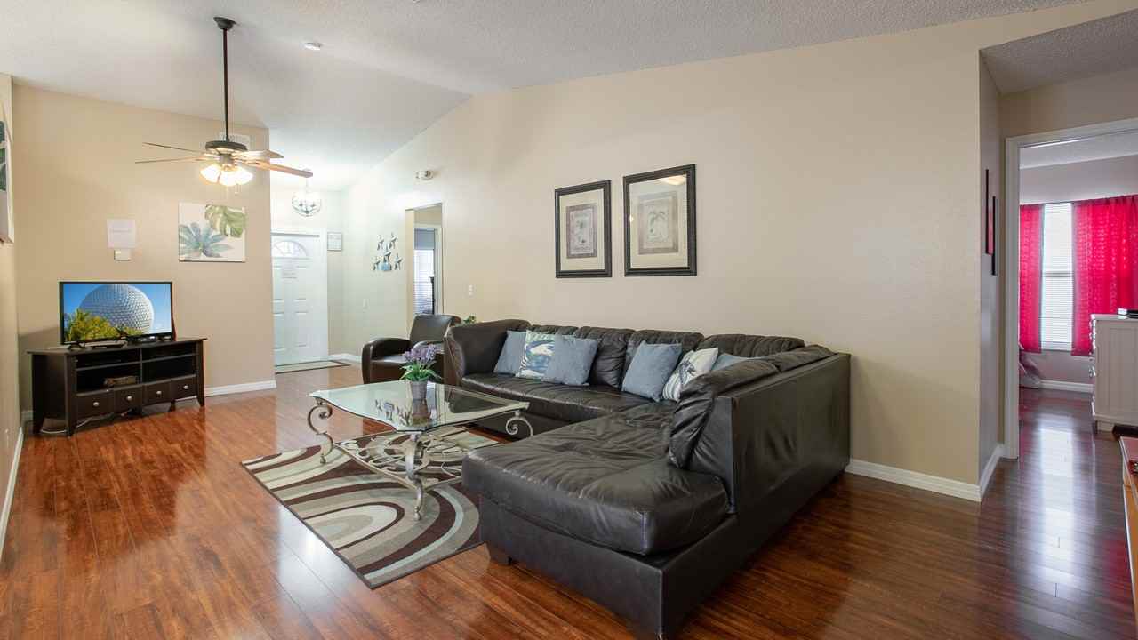 7802 Laurel Oak Ln - Photo 7 of 28