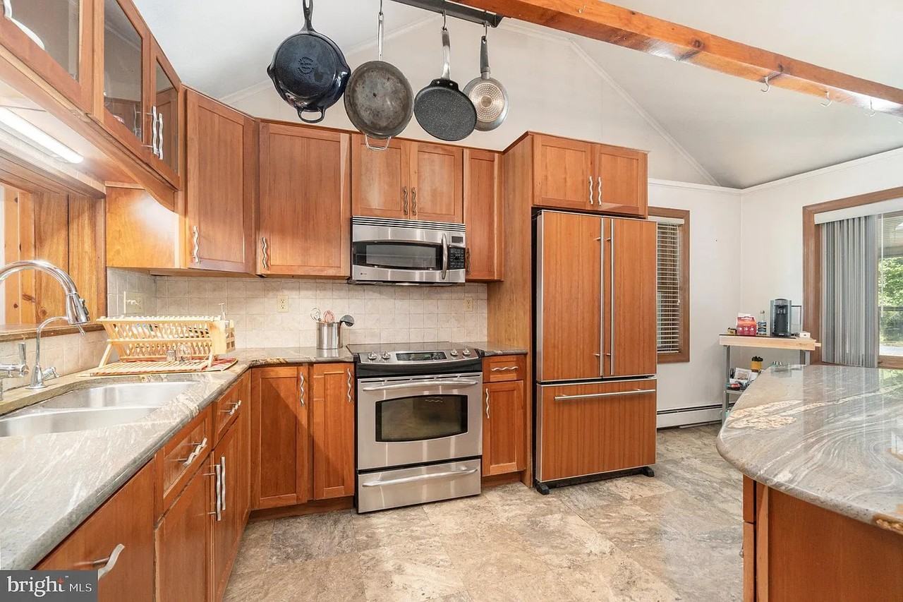 425 Criswell Dr - Photo 5 of 7