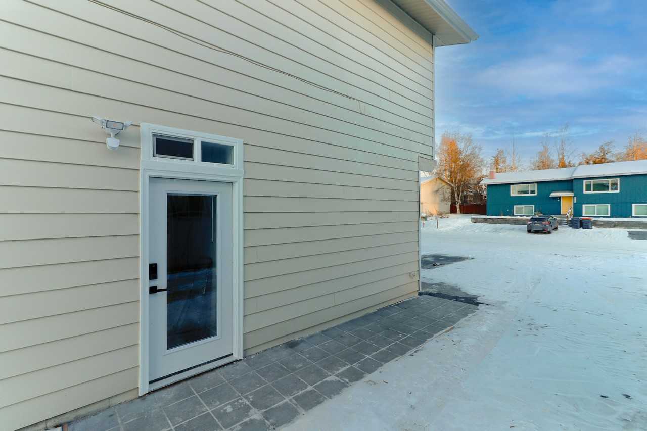 8202 Mentra St #D - Photo 7 of 38