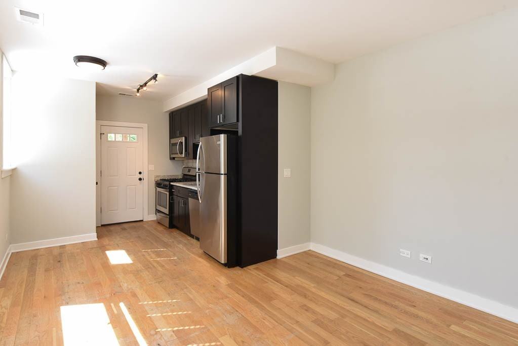 2205 W Eastwood Ave #1W - Photo 6 of 21