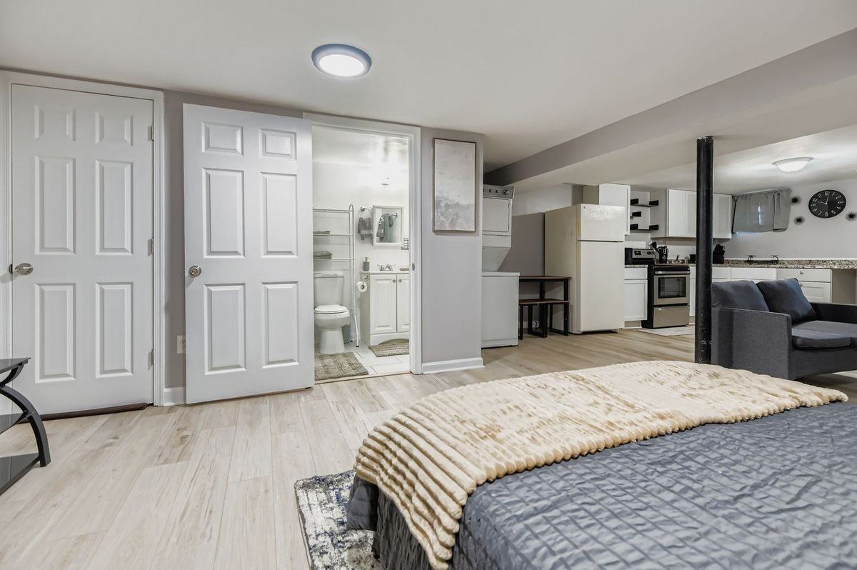 1405 N Decker Ave - Photo 2 of 9