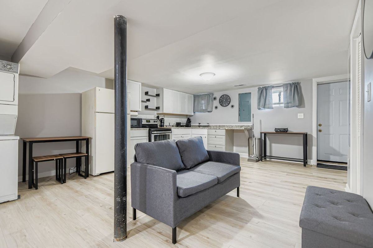 1405 N Decker Ave - Photo 7 of 9