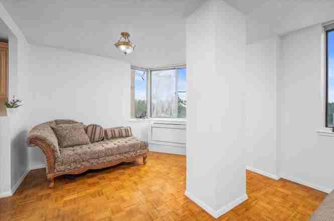 1270 North Ave - Photo 3 of 15