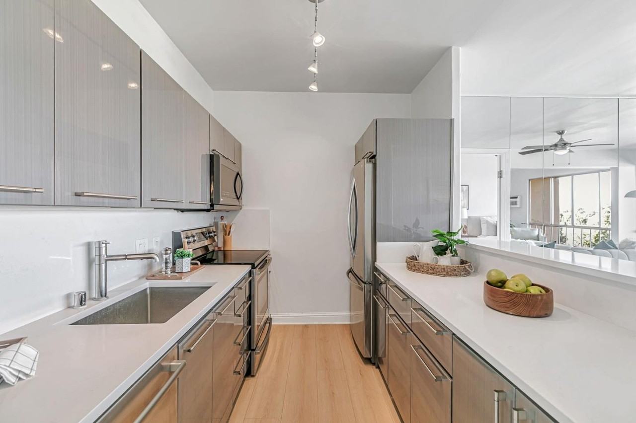 1700 Civic Center Dr - Photo 6 of 13