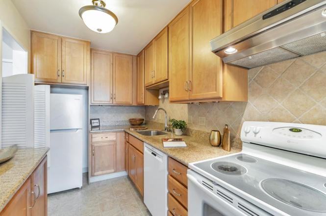 802 N Delaware St - Photo 4 of 11