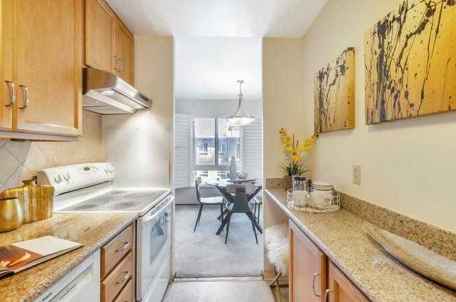 802 N Delaware St - Photo 5 of 11