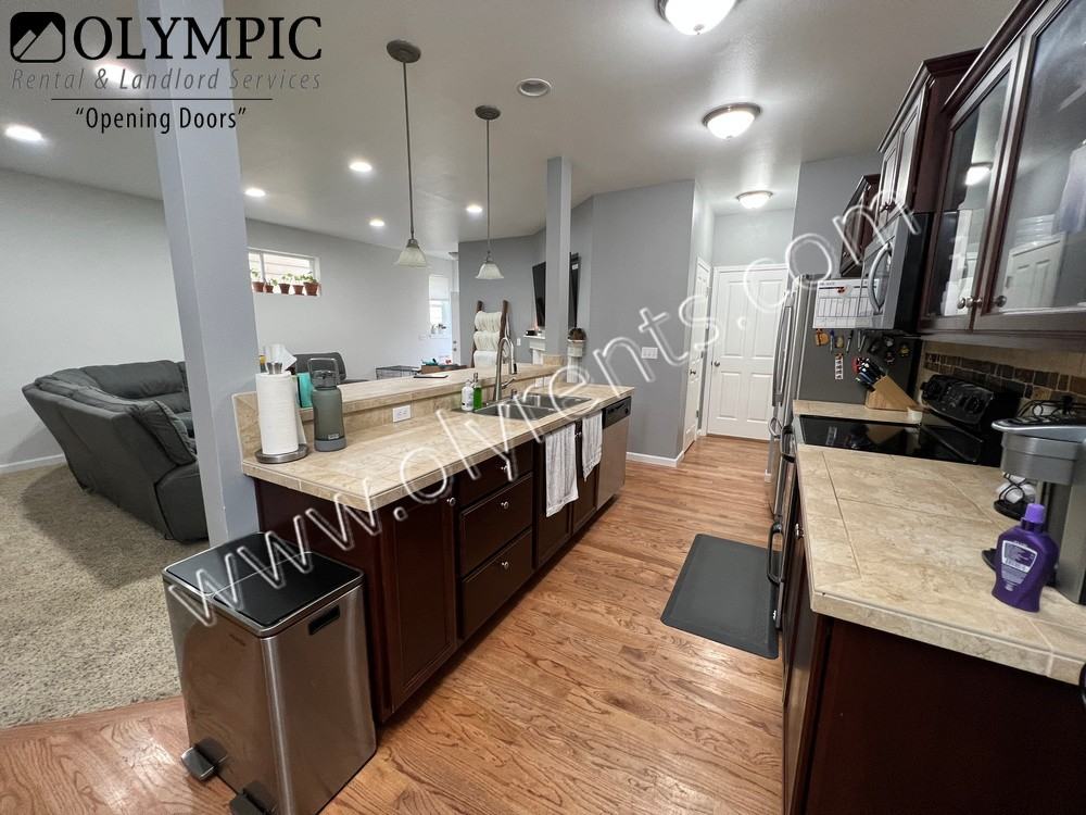 7639 Denali Ave Ne - Photo 2 of 21