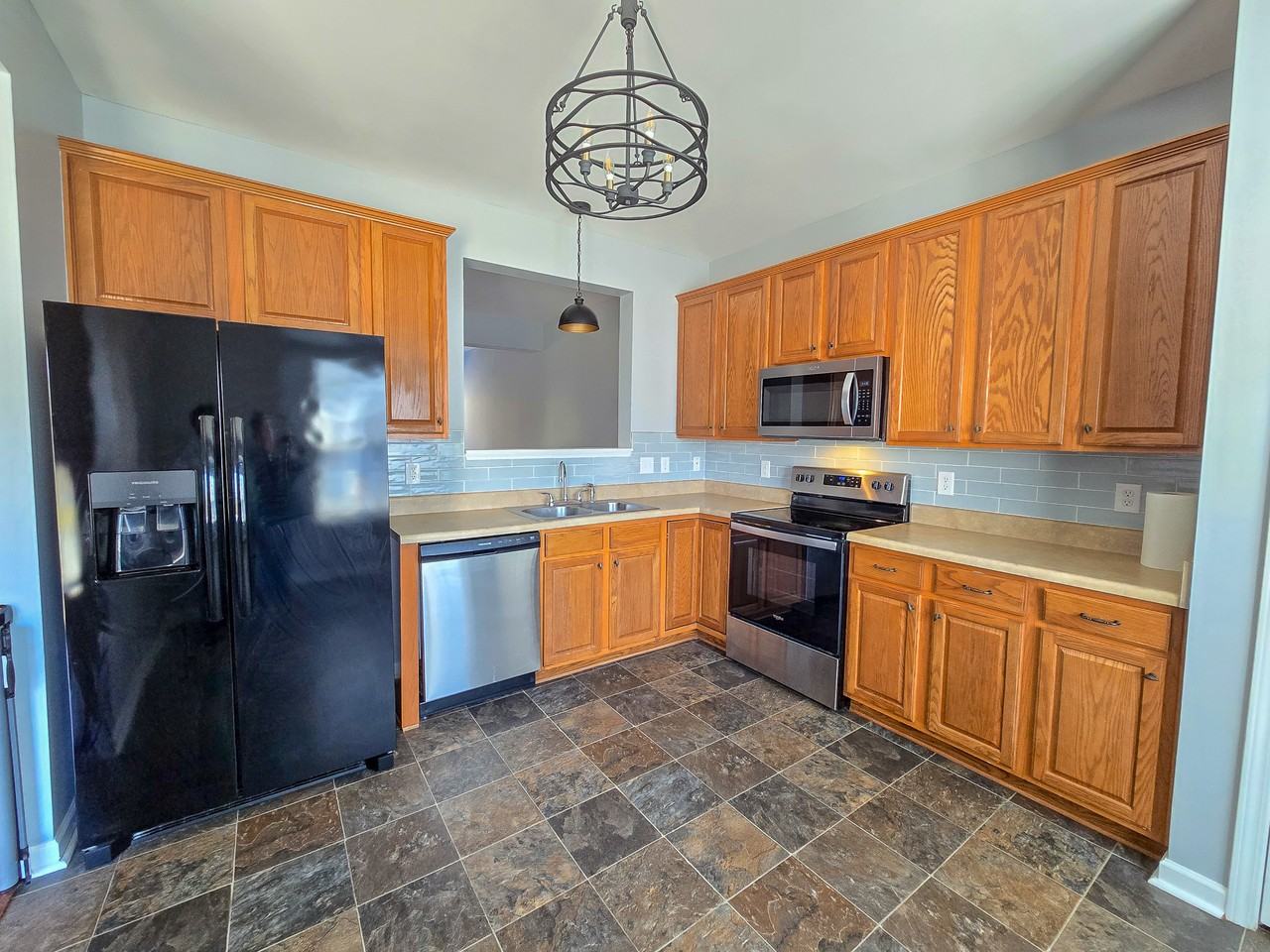 2806 Gross Ave - Photo 4 of 30