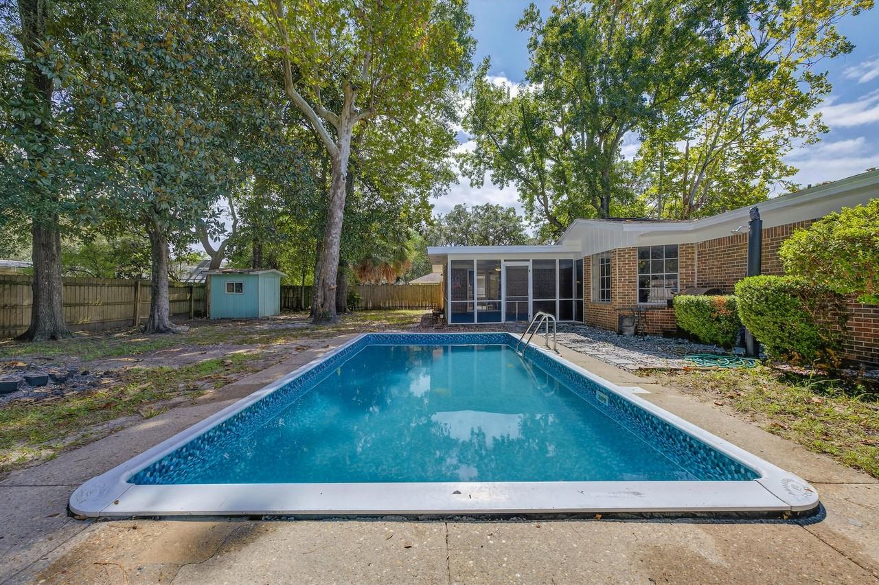 614 Merioneth Dr Ne - Photo 4 of 50