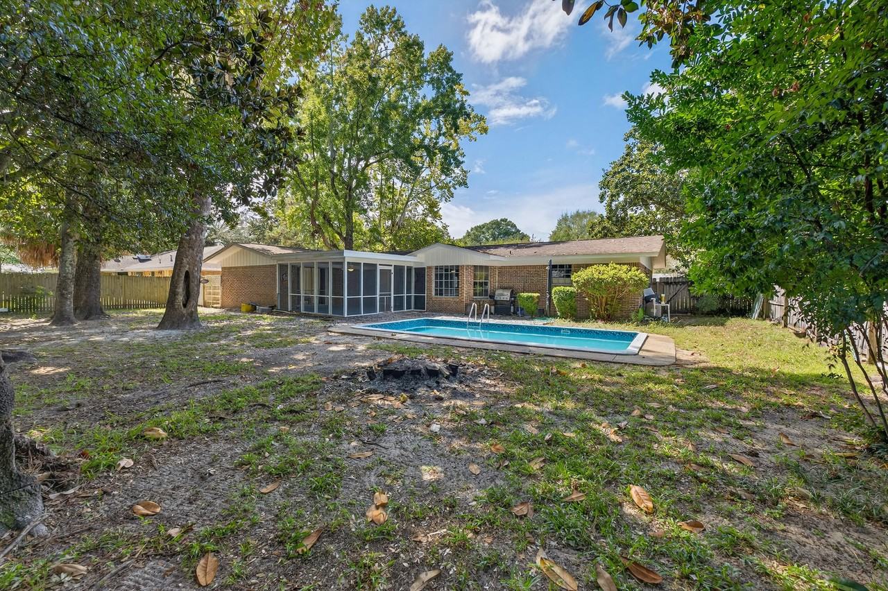 614 Merioneth Dr Ne - Photo 5 of 50