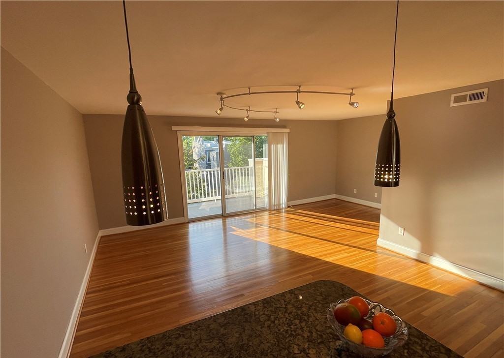 2100 Grove Ave - Photo 5 of 7