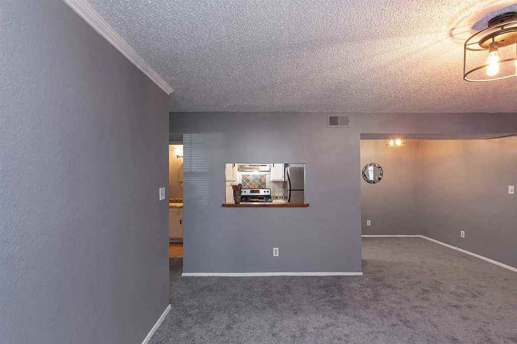 2501 W Zia Rd - Photo 3 of 9