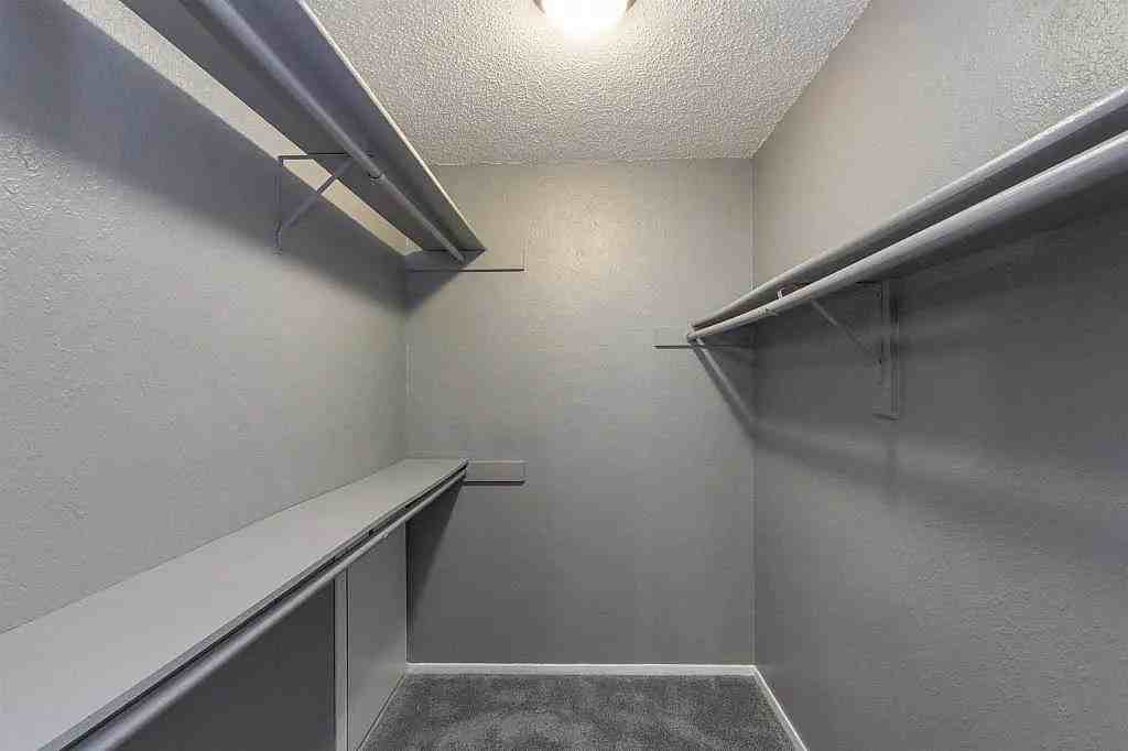 2501 W Zia Rd - Photo 6 of 9