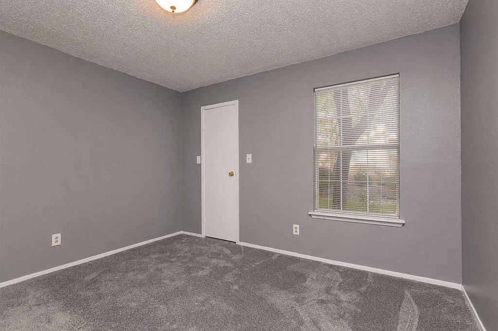 2501 W Zia Rd - Photo 7 of 9