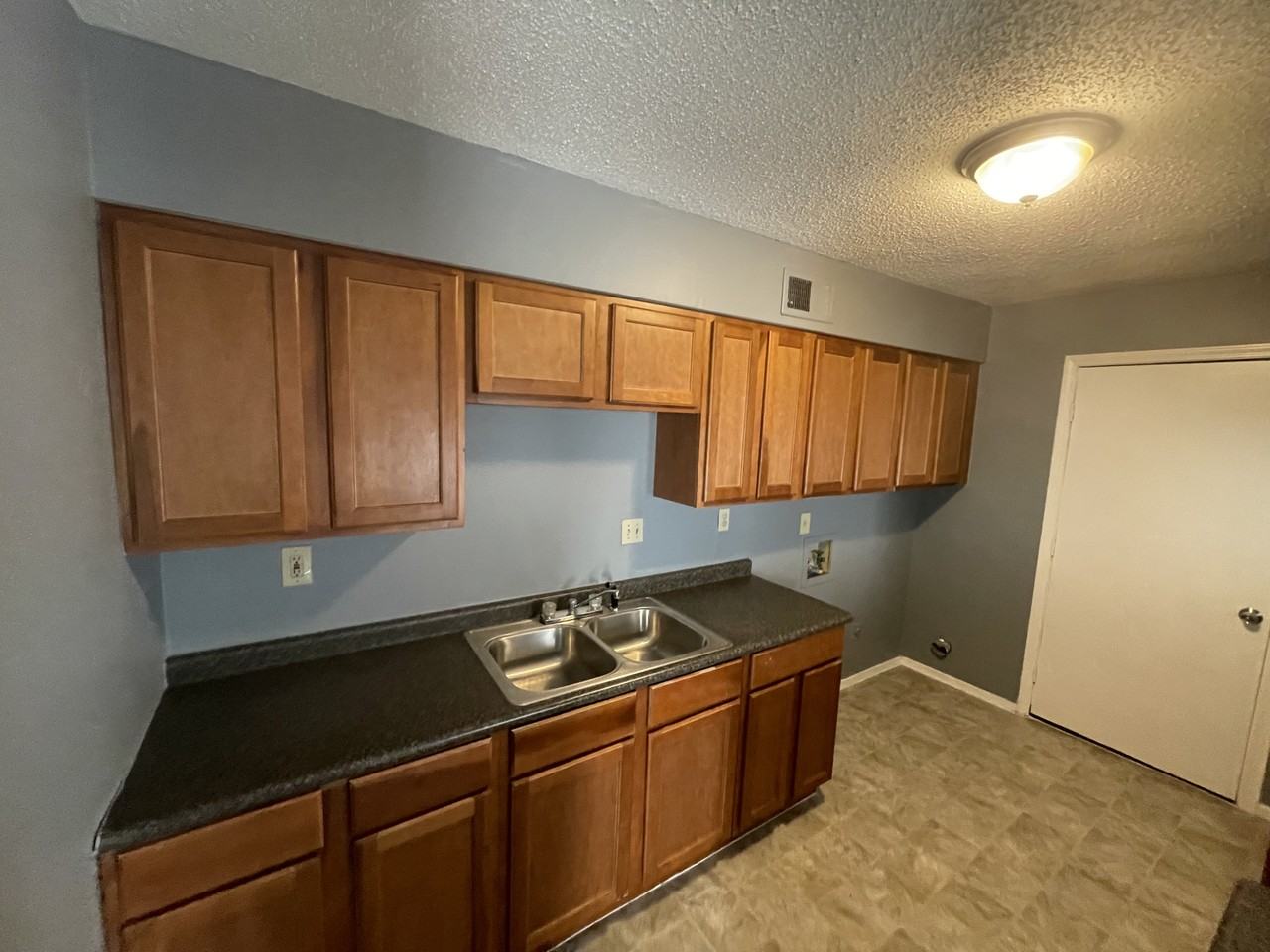 3742 Rainford Dr - Photo 4 of 6