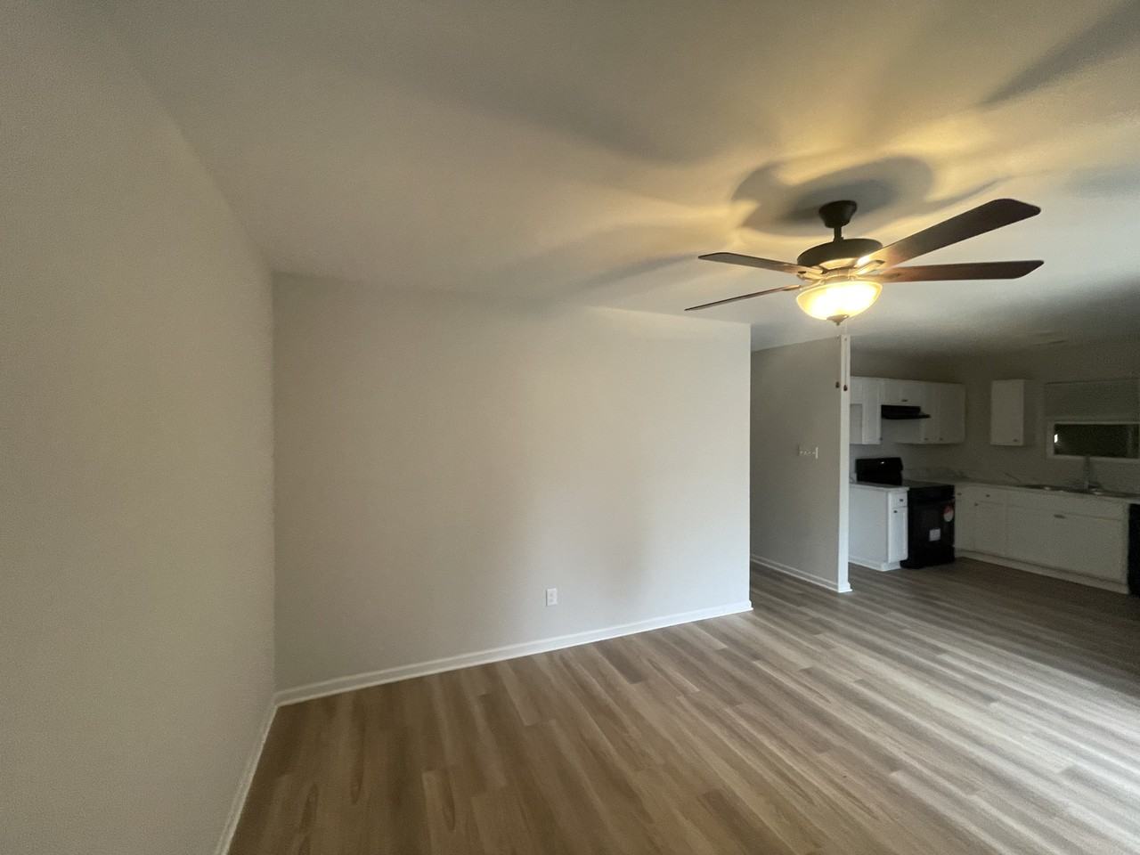 457 Fernhill Cv - Photo 2 of 7