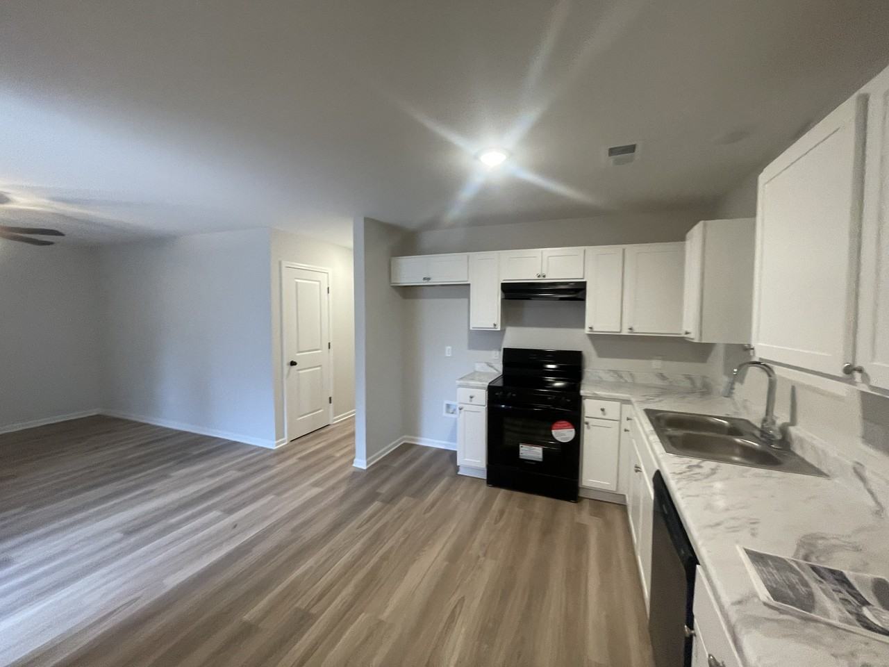 457 Fernhill Cv - Photo 3 of 7