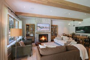 featured image of 7249 Fitzsimmons Rd S