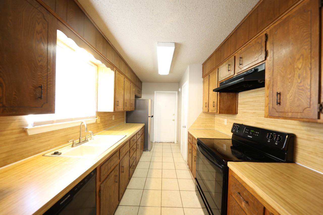 3311 Johnson Dr - Photo 4 of 19