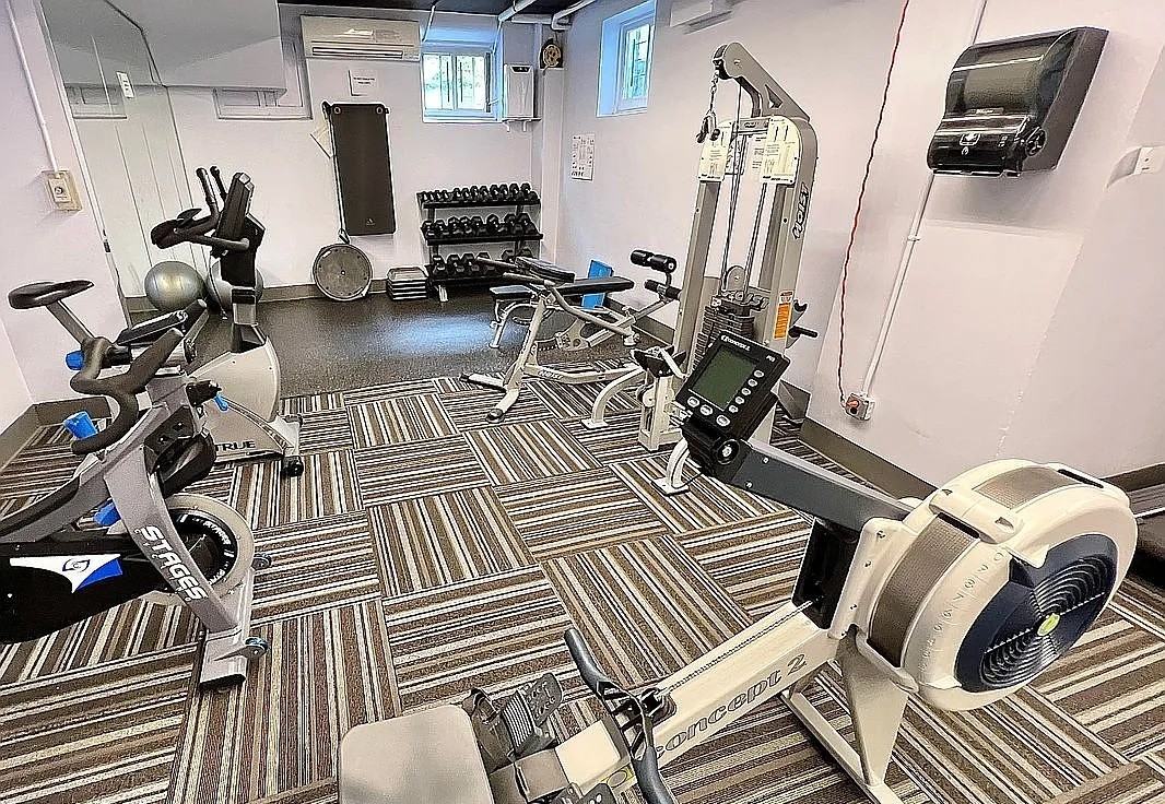 16 Metropolitan Oval - Photo 2 of 13