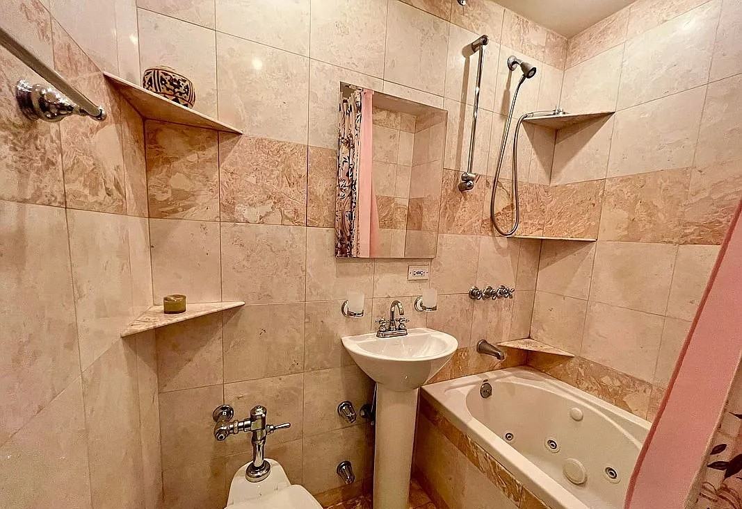 16 Metropolitan Oval - Photo 5 of 13