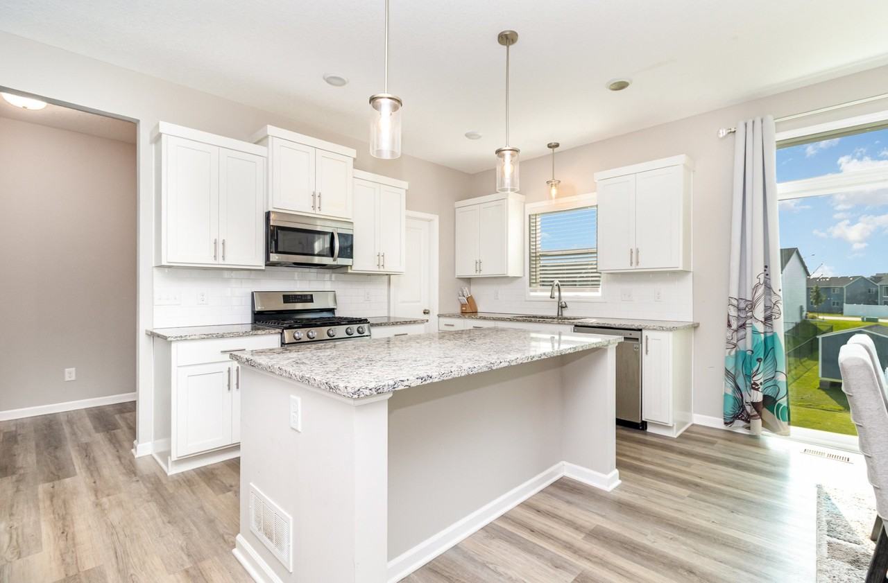 9911 32nd St Ne - Photo 2 of 10