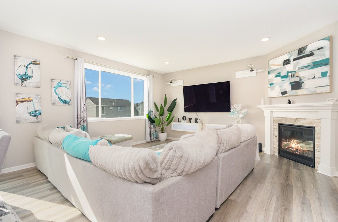 9911 32nd St Ne - Photo 5 of 10