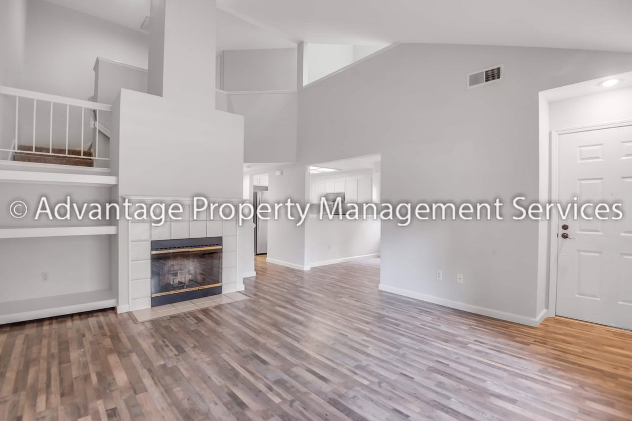 7421 Stonedale Dr - Photo 4 of 24