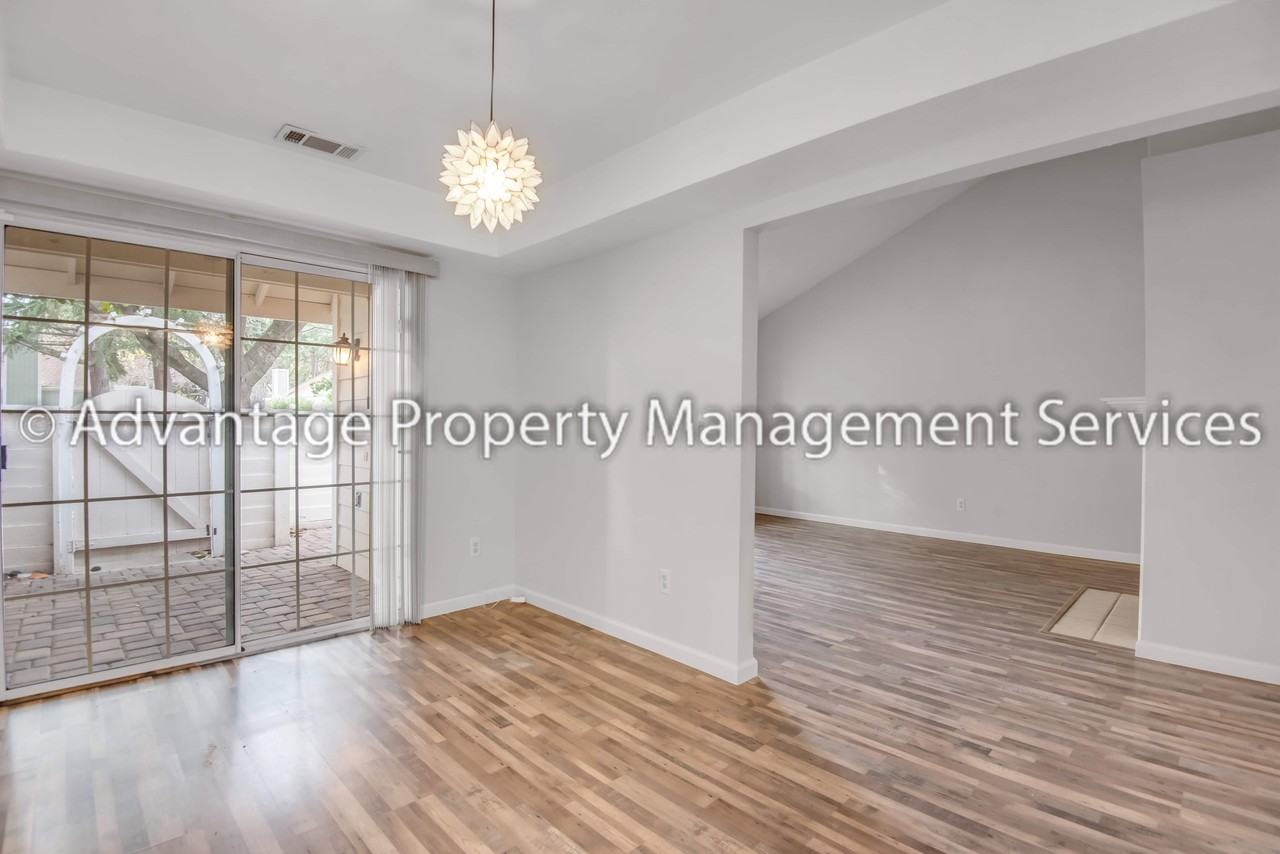 7421 Stonedale Dr - Photo 6 of 24