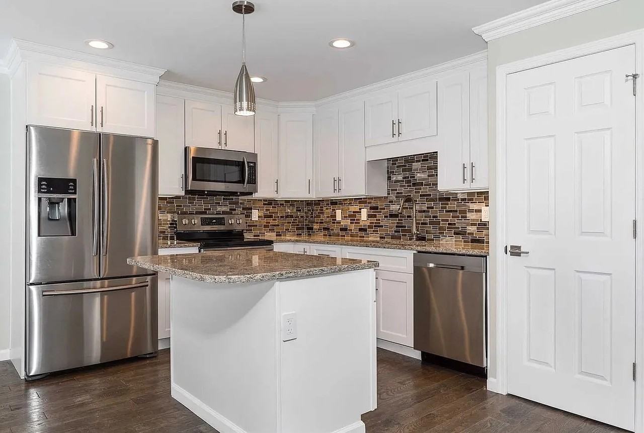 37 Scarborough Ln #B - Photo 2 of 17