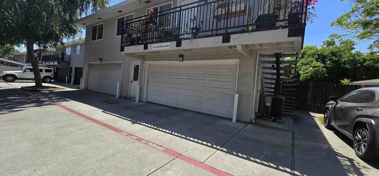 5474 Tradewinds Walkway #2 - Photo 4 of 16