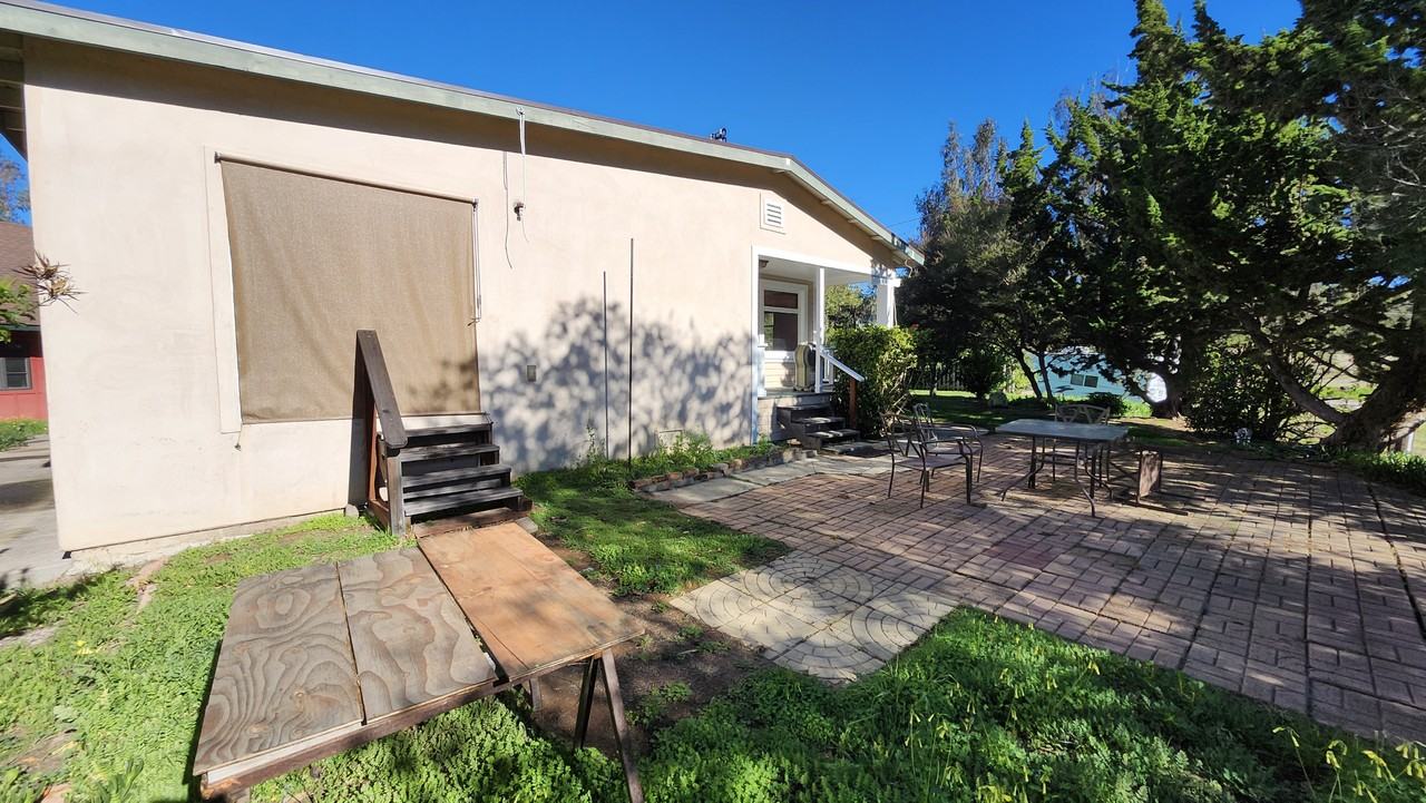 5408 N E Ct - Photo 5 of 20