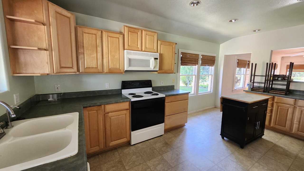 5408 N E Ct - Photo 6 of 20