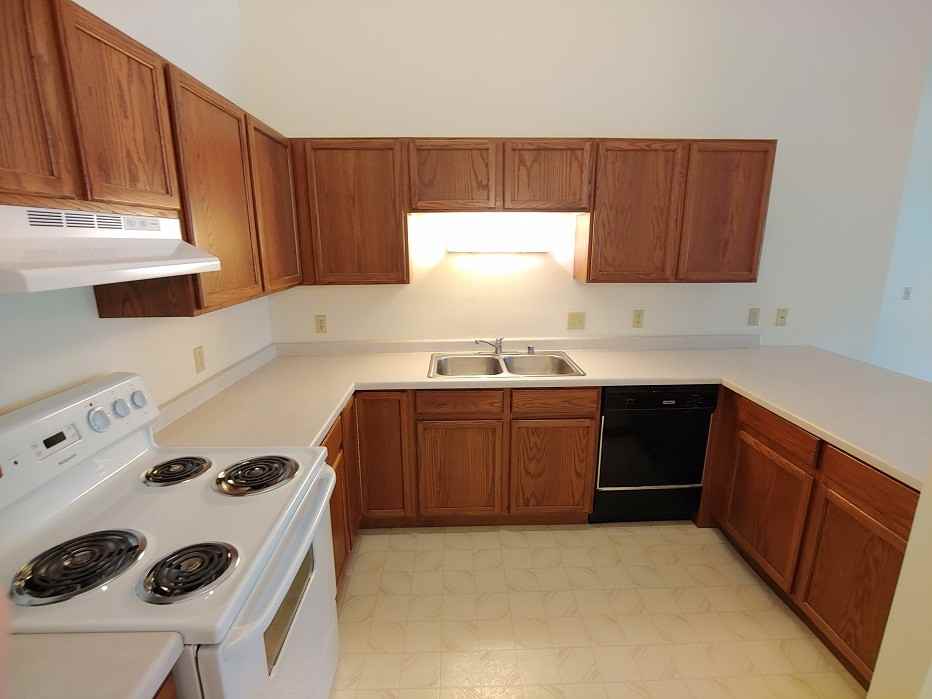 901-931 Owen St - Photo 3 of 10