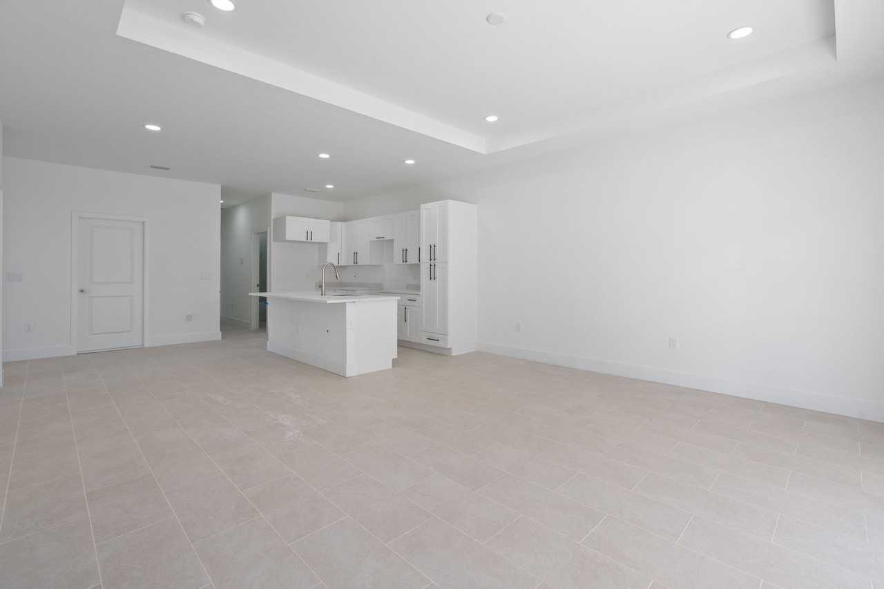 5247 26th St Sw #NA - Photo 3 of 18