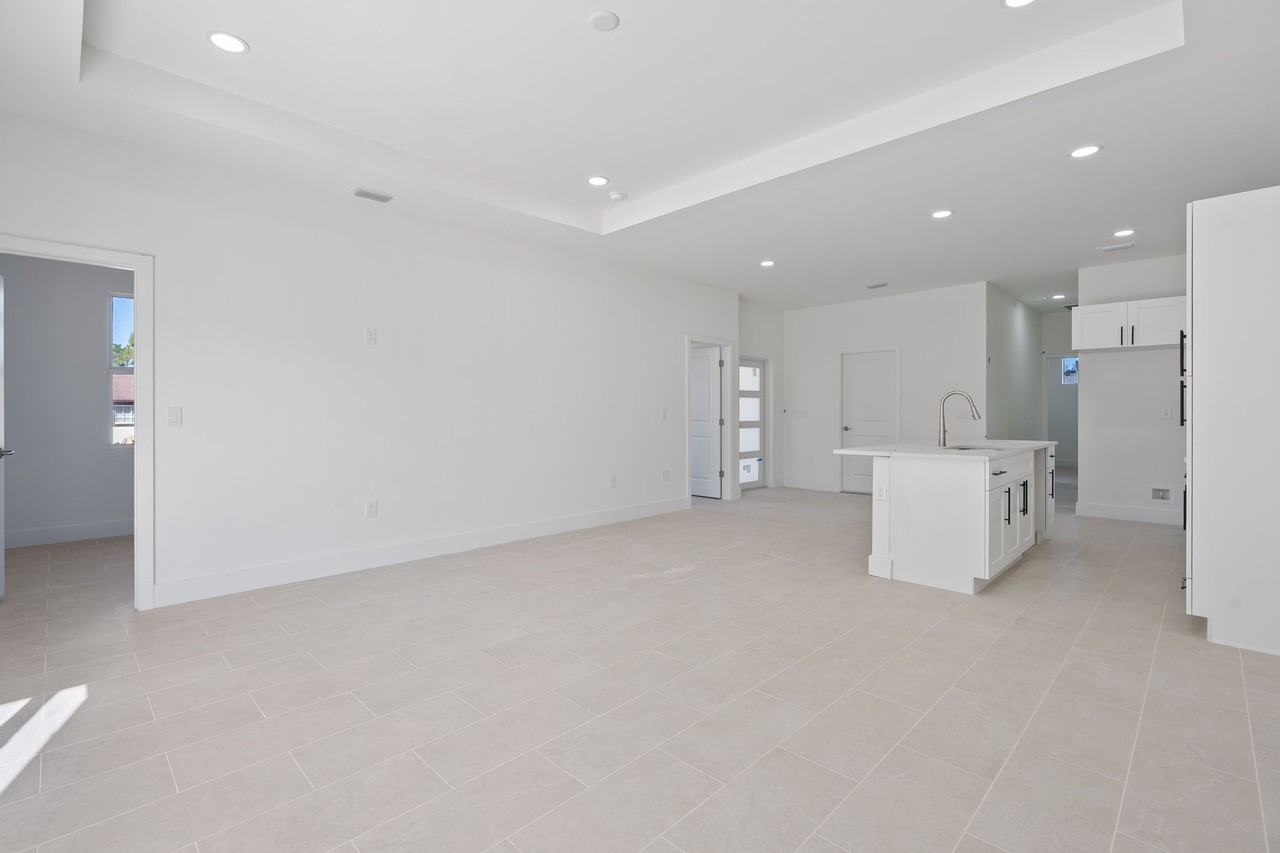 5247 26th St Sw #NA - Photo 4 of 18