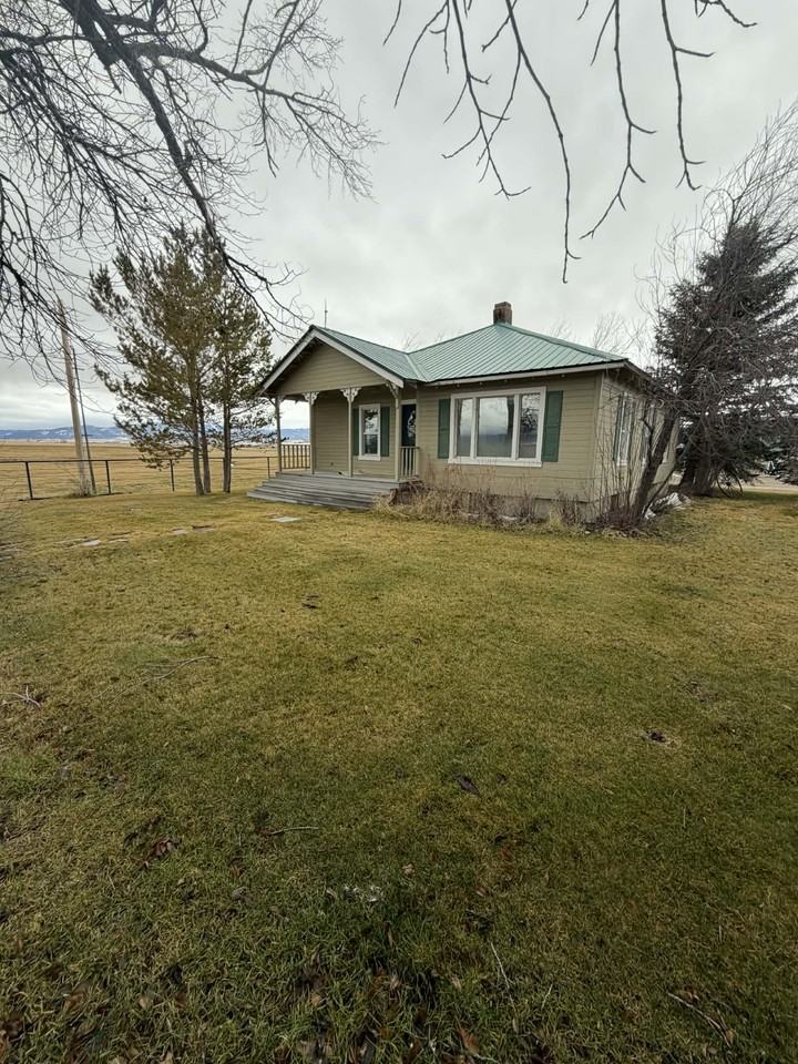 2450 Nw - Photo 2 of 14