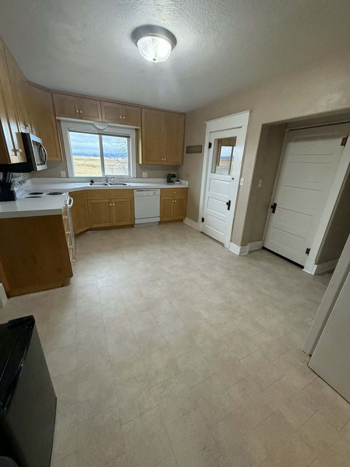 2450 Nw - Photo 5 of 14