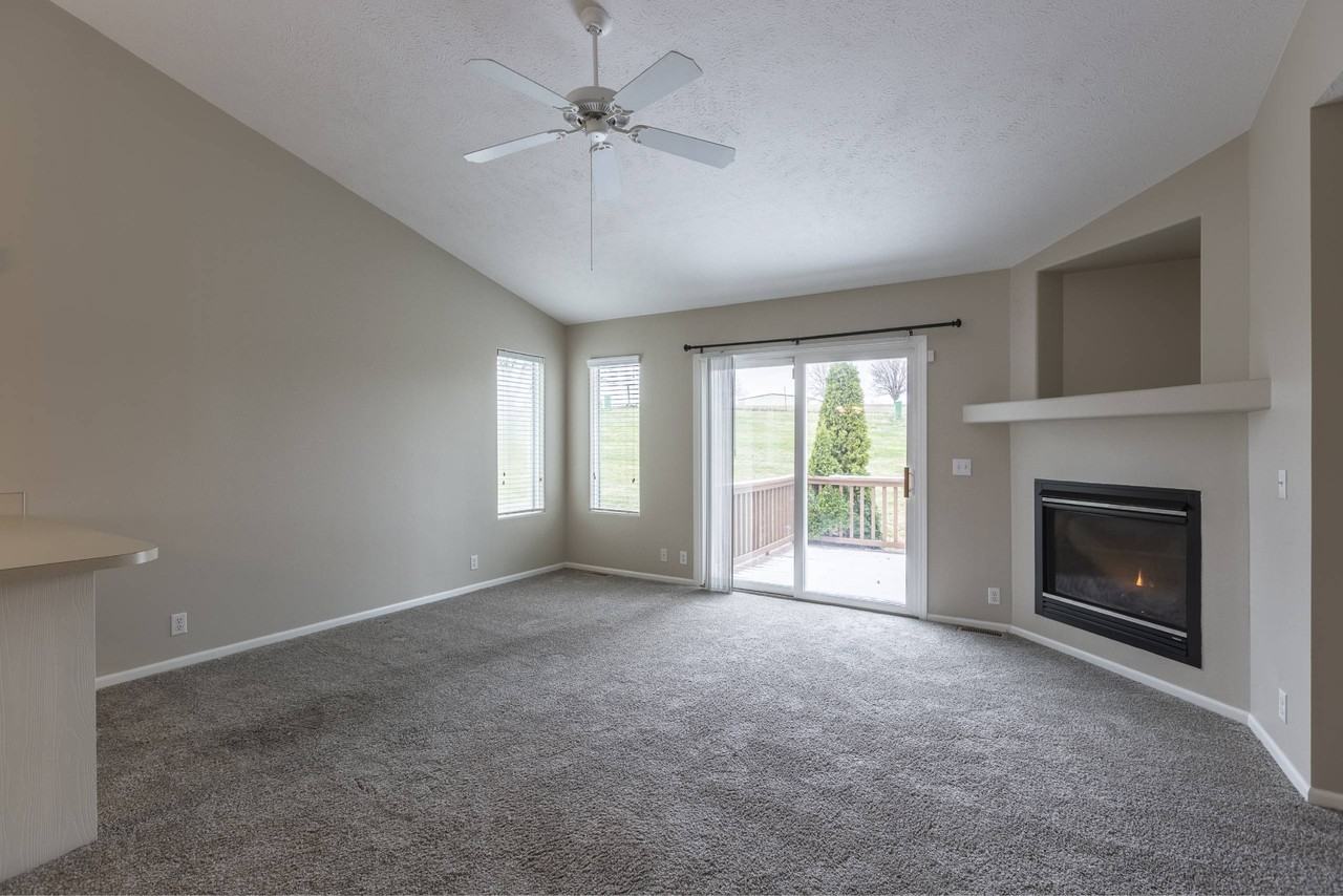 19018 Jacobs St - Photo 4 of 39