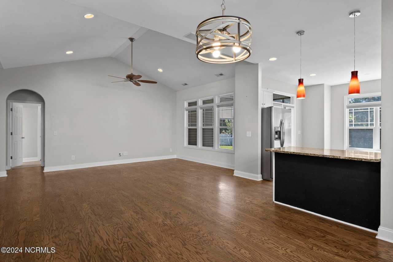 412 Azalea Dr #NA - Photo 6 of 22