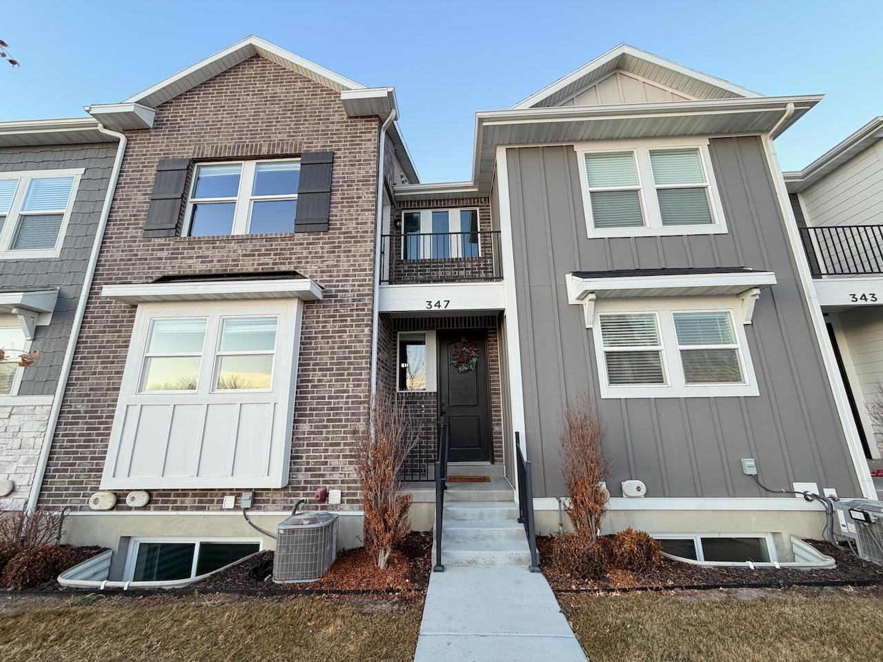 347 W 410 N - Photo 3 of 20