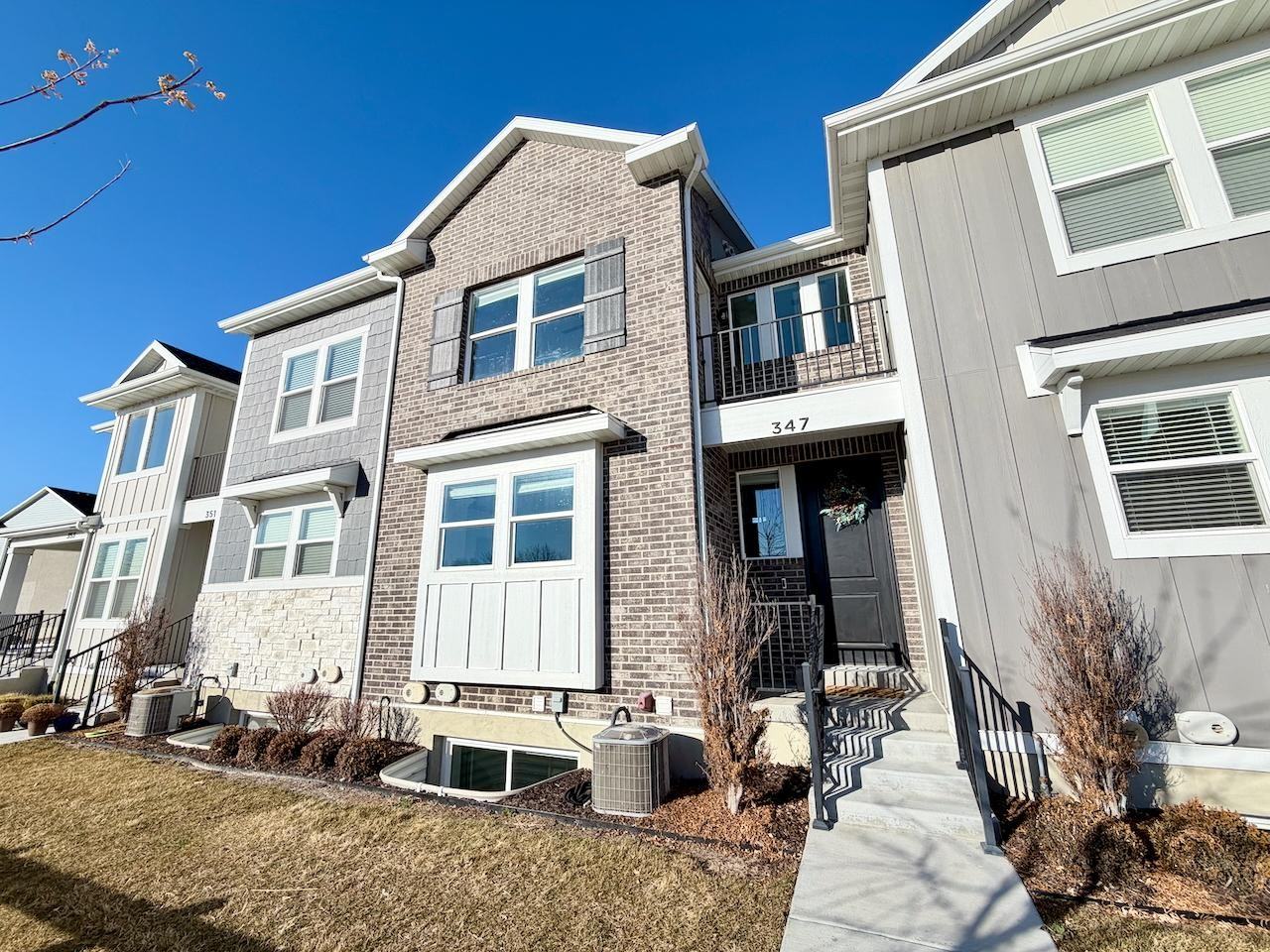 347 W 410 N - Photo 5 of 20